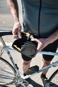 Fidlock TWIST Toolbox Set + Bike Base - Noir -Boutique De Voitures 09653 BLK fidlock TWIST toolbox bikebase outdoor 05