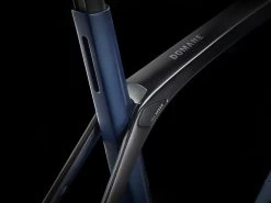 Domane SL 6 ETap Satin Dark Aquatic/Satin Trek Black -Boutique De Voitures DomaneSL6eTap 22 35028 B Alt5ID43LHxacXurD