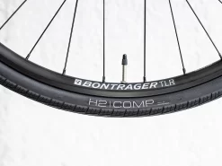 Trek FX 3 Disc Equipped Viper Red To Cobra Blood Fade 25 Trek FX 3 Disc Equipped Viper Red To Cobra Blood Fade -Boutique De Voitures FX3DiscEquipped 22 35107 B Alt6