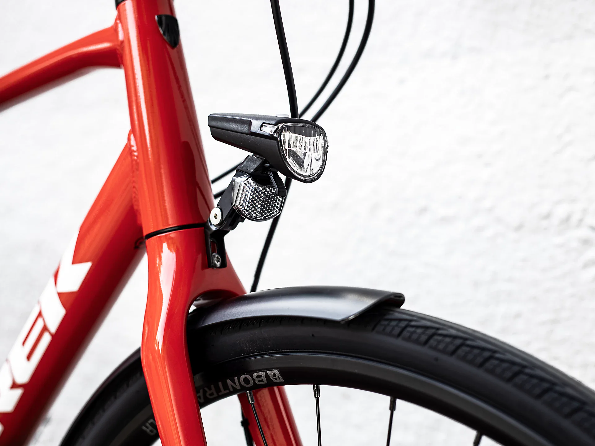 Trek FX 3 Disc Equipped Viper Red To Cobra Blood Fade 11 Trek FX 3 Disc Equipped Viper Red To Cobra Blood Fade – Image 9