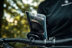 Fidlock Etui Téléphone VACUUM Uni - M Noir -Boutique De Voitures VC 01100 BLK fidlock VACUUM uniphonecas M outdoor 02