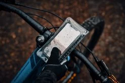 Fidlock Etui Téléphone VACUUM Uni - M Noir -Boutique De Voitures VC 01100 BLK fidlock VACUUM uniphonecas M outdoor 04