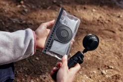 Fidlock Etui Téléphone VACUUM Uni - M Noir -Boutique De Voitures VC 01100 BLK fidlock VACUUM uniphonecase outdoor 04